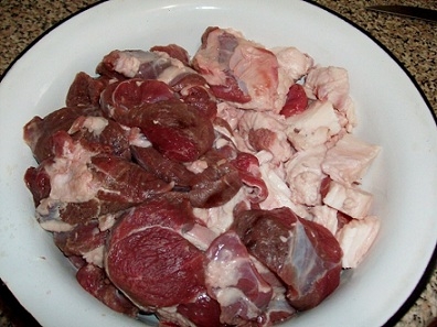 М'ясо нарізаємо