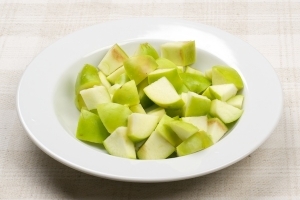 нарізаємо яблука