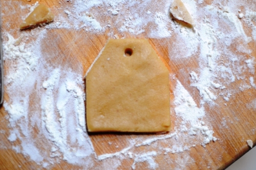 робимо отвір для нитки