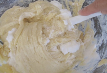 замішуємо тісто