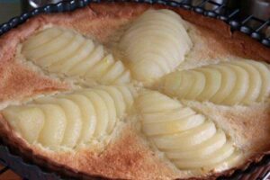 Мигдальний пиріг з грушами