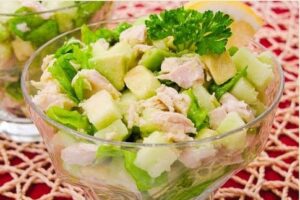 Салат без майонезу «Пікантний» для годуючої мами