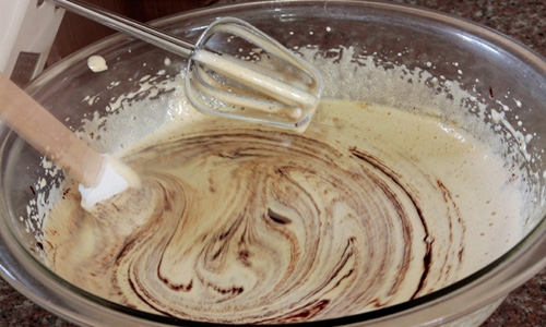 лопатка в мисці