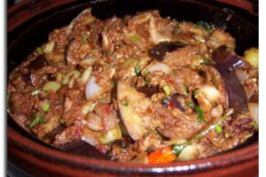 Баклажани, смажені з цибулею