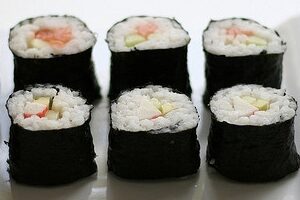 Японські роли з рибою