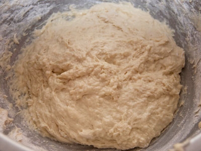 тісто в мисці