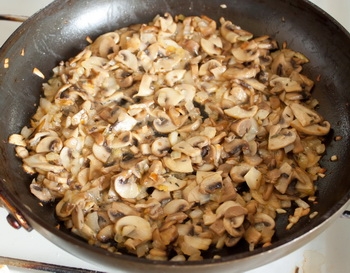 Обсмажуємо гриби