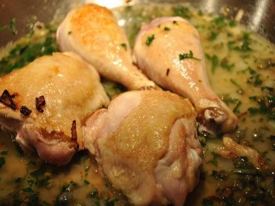 курка з каперсами