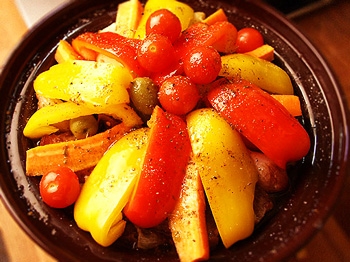 Додаємо перець і помідори