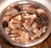 знову вимочуємо гриби