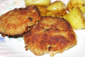 Котлети з картоплею в мультиварці
