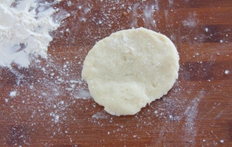розкачуємо корж