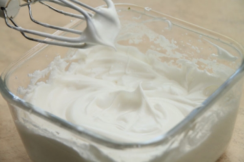 збиваємо білки