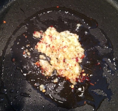 обсмажуємо чесночек