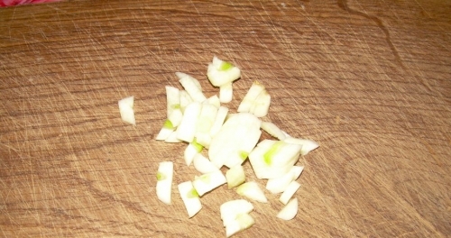 Нарізаємо часник