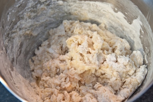 тісто в мисці