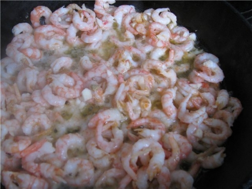 відварюємо креветки