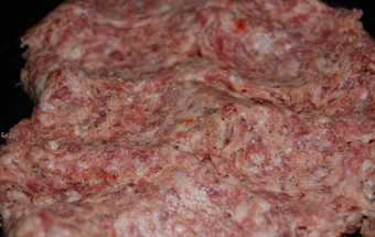 розминаємо виделкою фарш