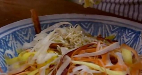 заправляємо морква соусом