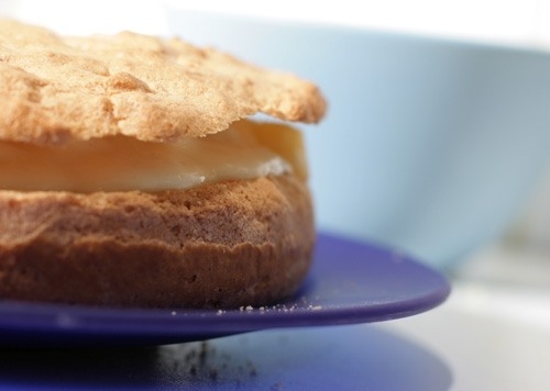 начиняємо бісквіт