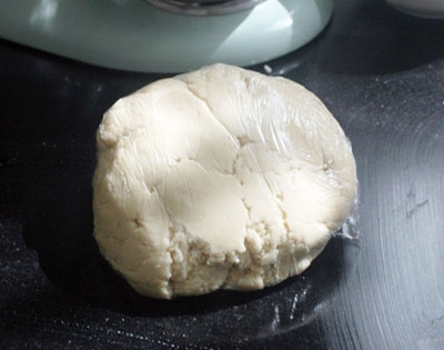 тісто в плівці