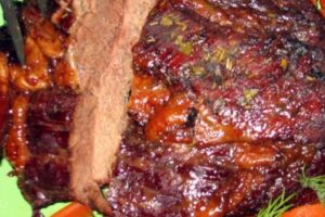 Соковита яловичина в духовці