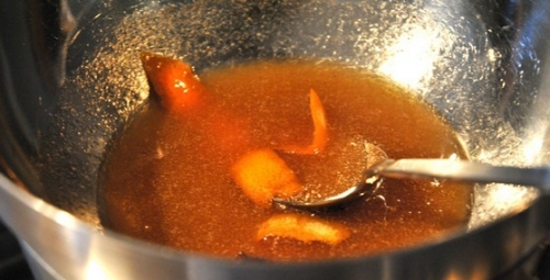 змішуємо мед з прянощами