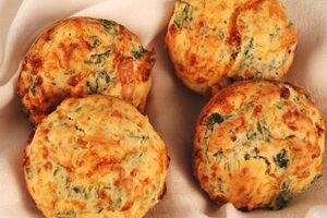 Мафіни з моцарелою і томатами