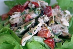 Салат з болгарського перцю і курки