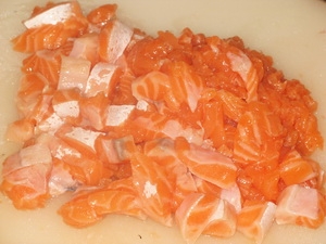 нарізаємо лосось