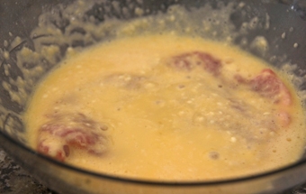 маку свинину в яєчну суміш