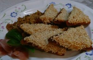 Тости з креветками і кунжутом