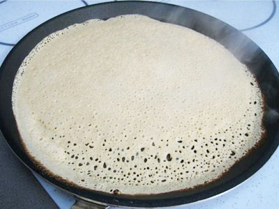 млинці на сковороді