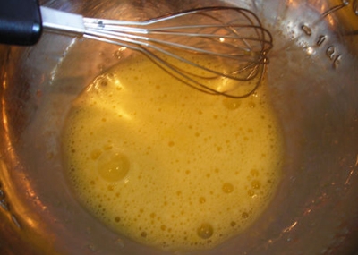 збиваємо яйце