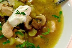 Розсольник з куркою і грибами