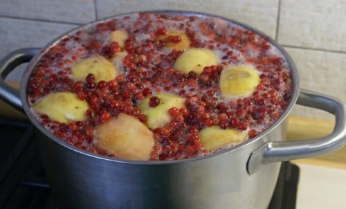 знімаємо готовий компот
