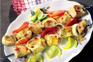 Осетрина, смажена на рожні