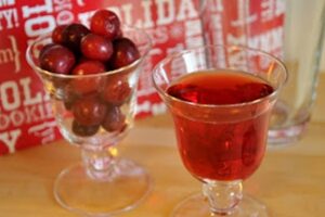 Клюквивка (журавлинна настоянка)