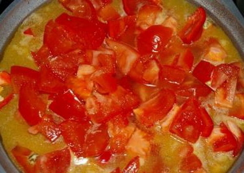 З'єднуємо бульйон з овочами