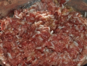 м'ясо для фрикадельок