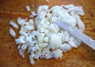 Цибулю шаткуємо