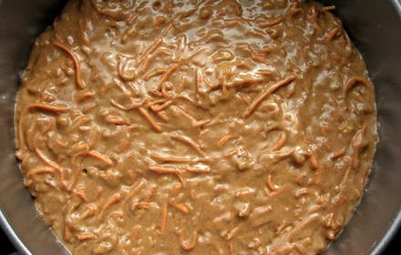 викладаємо тісто у форму для запікання