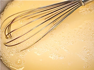 яйця в мисці