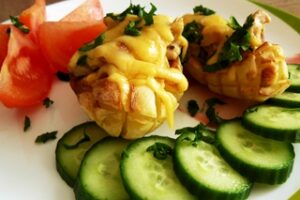 Постоли з картоплі з грибочками і баклажанами