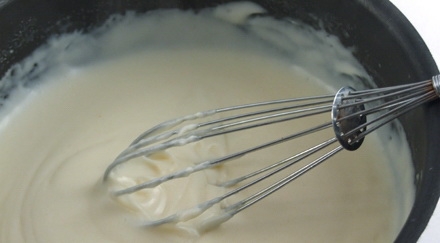 готуємо соус Бешамель