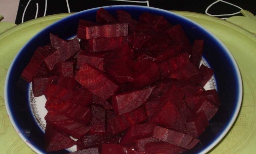 варена і нарізаний буряк