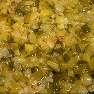 лук з кислим огірком