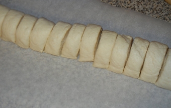 нарізаємо ковбаску на шматочки