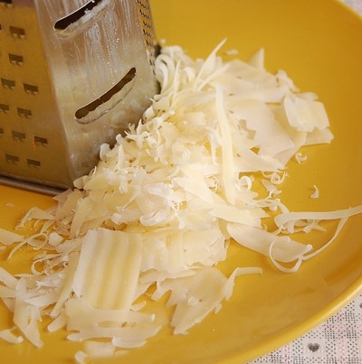 натираємо сир