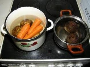 відварюємо овочі та яйця